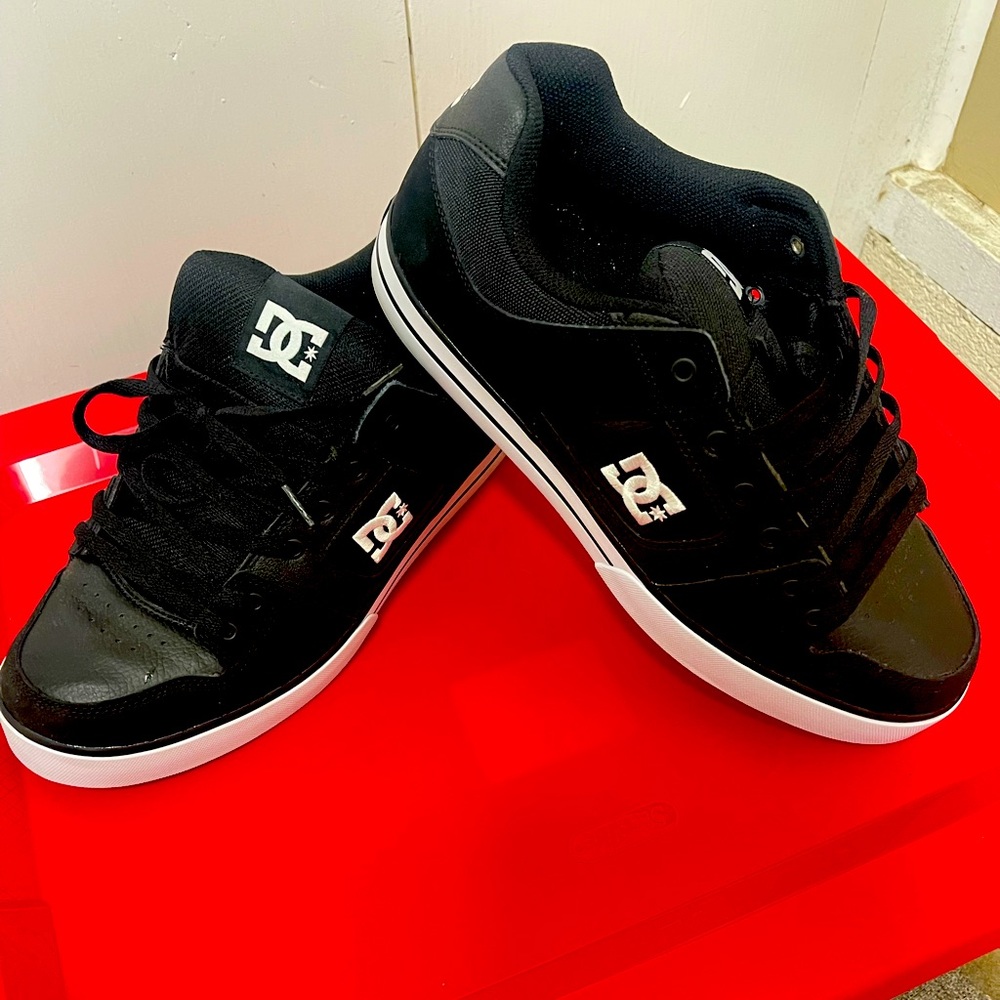 DC Men’s Pure low top lace up casual skate shoe sneaker black size 13